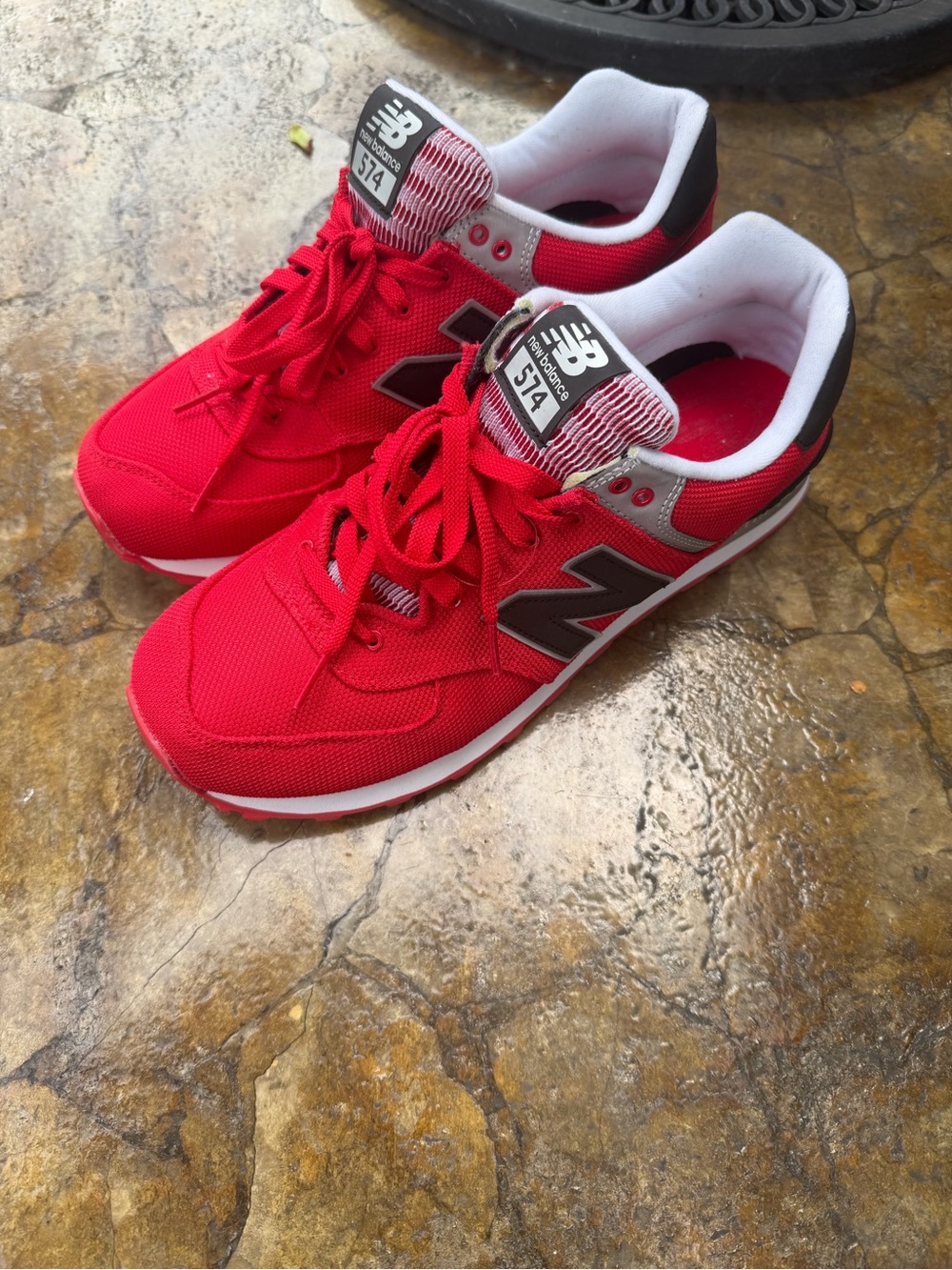 NEW! New Balance Mens Sz 11 Red Black Casual Sneakers Shoes